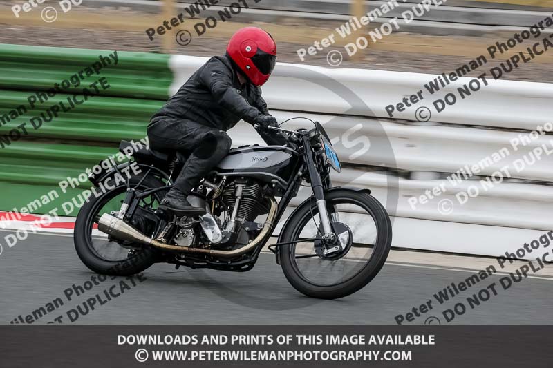 Vintage motorcycle club;eventdigitalimages;mallory park;mallory park trackday photographs;no limits trackdays;peter wileman photography;trackday digital images;trackday photos;vmcc festival 1000 bikes photographs